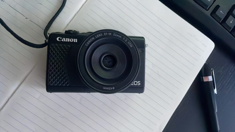 Canon m100